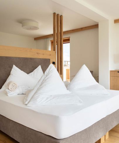 2025-05-hotel-laurin-016sonnensuite